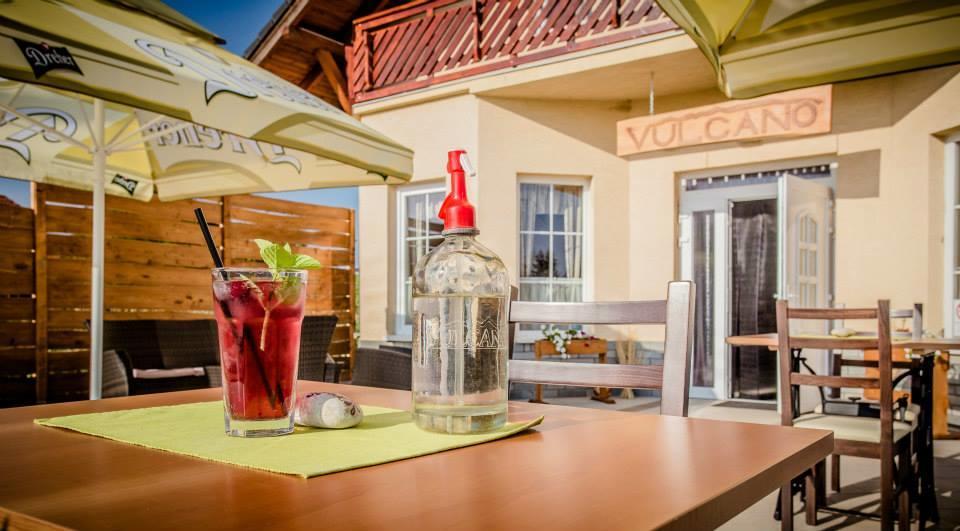 Vulcano Vendeghaz Hotel Mesteri Zewnętrze zdjęcie
