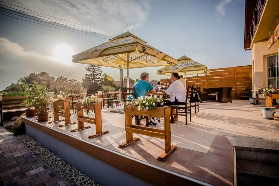 Vulcano Vendeghaz Hotel Mesteri Zewnętrze zdjęcie