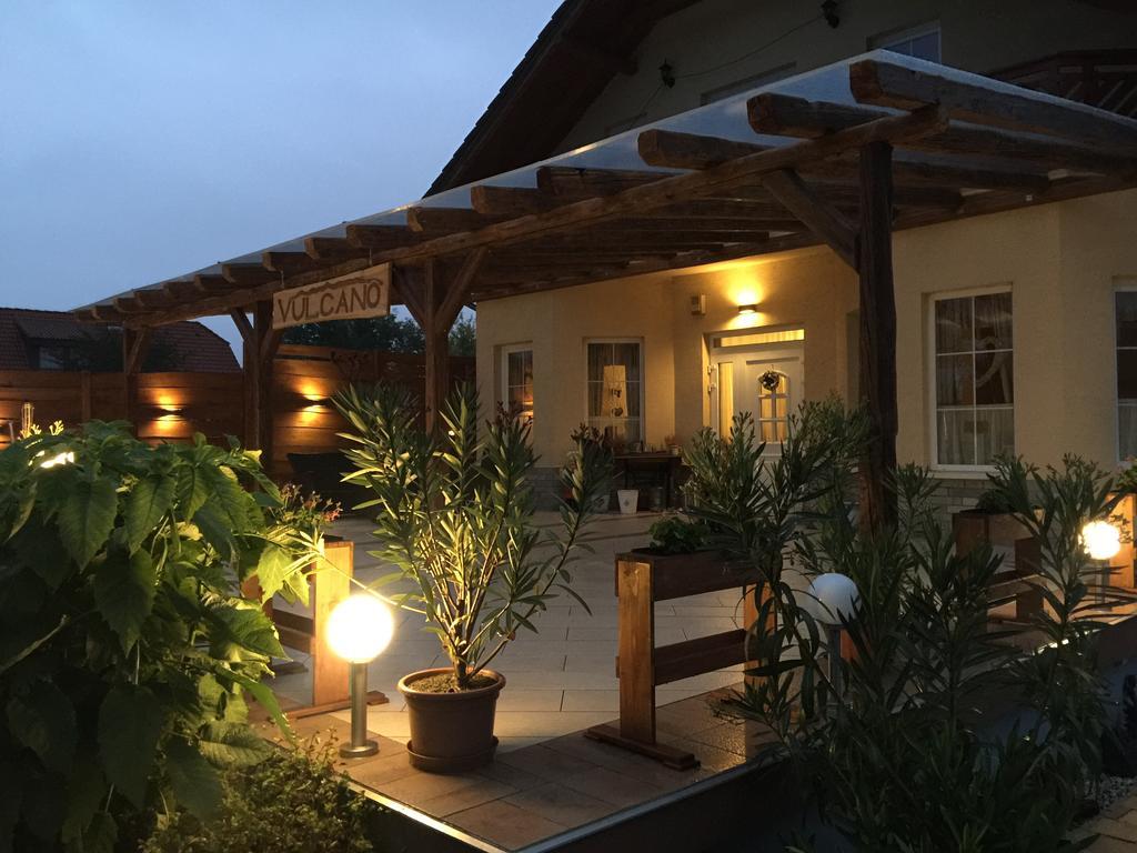 Vulcano Vendeghaz Hotel Mesteri Zewnętrze zdjęcie